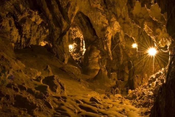 Peștera ,,Emil Racoviță&quot;, o cavernă demnă de Cartea Recordurilor Guinness