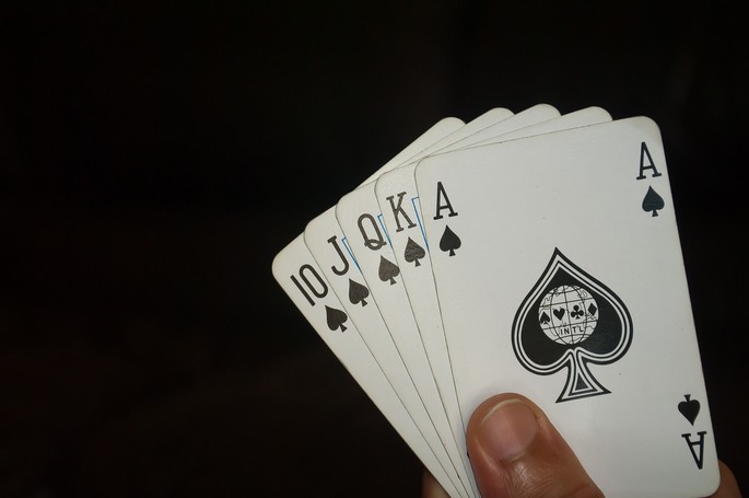 Giochi: il poker potrebbe diventare un reddito?